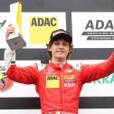 Andrea Kimi Antonelli (16/ITA/Prema Racing) und einer seiner Siegerpokale