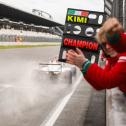 Der Moment des Glücks: Mercedes-Junior Antonelli fuhr als Meister über die Ziellinie