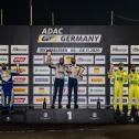 Das Meister-Podium der Saison 2020 in der ADAC GT4 Germany