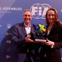 ADAC Sportpräsident Dr. Gerd Ennser und Dr. Monica Berg, ADAC Leiterin Interessenvertretung nahmen den Nachhaltigkeitspreis entgegen © FIA
