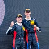 ADAC GT Masters-Debütant Oosten (r.) gewann an der Seite von DTM-Champion 2012 Spengler (l.)