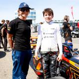 Emerson Fittipaldi, zweimaliger Weltmeister in der Formel 1, unterstützt seinen Sohn Emerson Fittipaldi jr. (15/BRA/Van Amersfoort Racing)