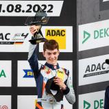Valentin Kluss (15/Bad Mergentheim/PHM Racing) freute sich über sein erstes Podium in der ADAC Formel 4