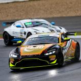 Der zweitplatzierte Aston Martin Vantage GT4 von Prosport Racing