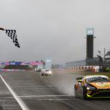Sieg auf dem Nürburgring für den Aston Martin von Prosport Racing