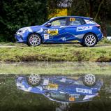 Blütenweiße Weste: Laurent Pellier führt den ADAC Opel e-Rally Cup derzeit souverän an
