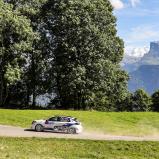 Herrliche Kulisse: Die Corsa Rally Electric zeigten vor dem Panorama des Mont Blanc eine tolle Show